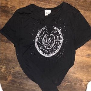 Black buckle v neck stitched t-shirt